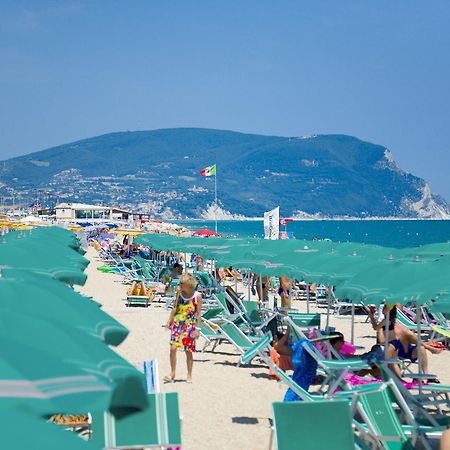 Villaggio Turistico Internazionale Porto Recanati Exterior foto